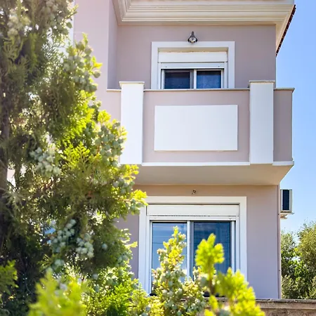 Anastasia's Luxury Basement Apartment Aegina